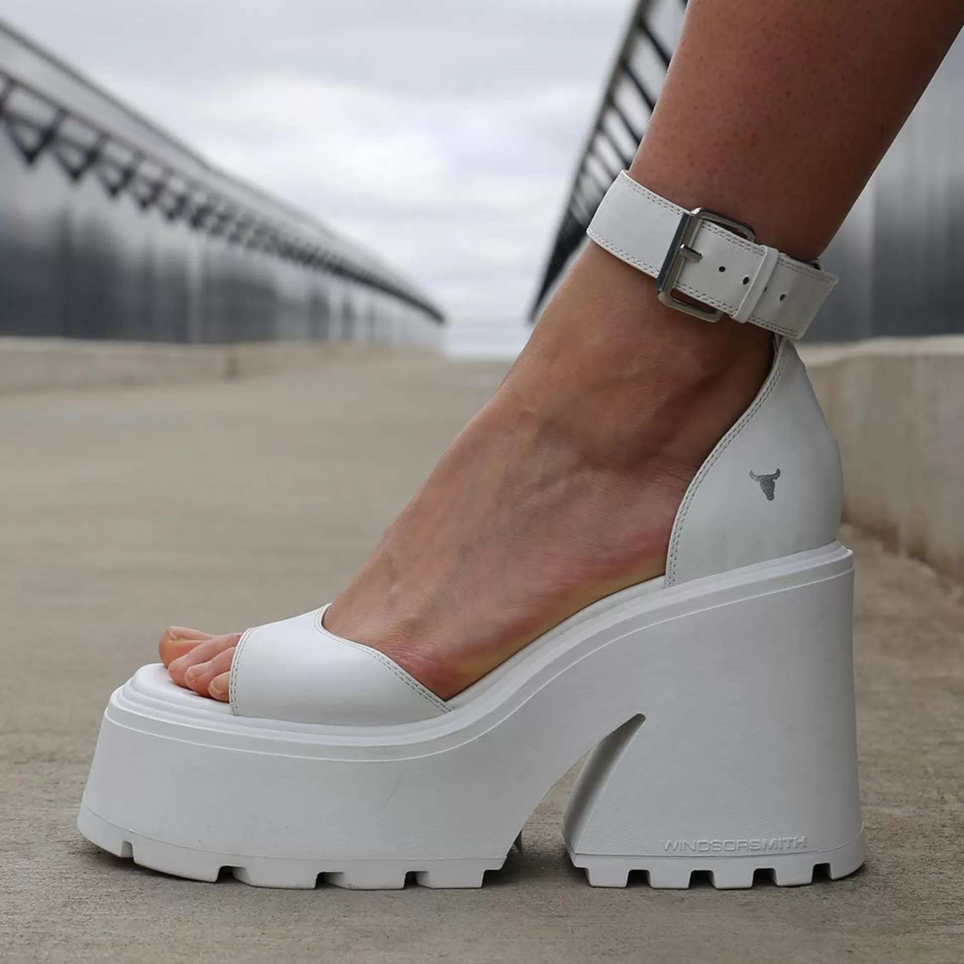 Woman Windsor Smith Platform Heels*Flaws White Leather Sandal